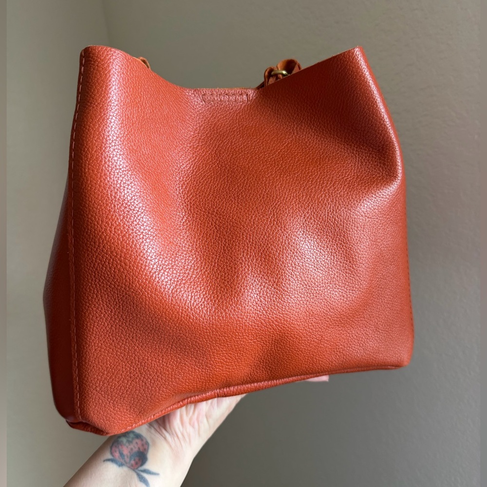 Portland Leather goods pebbled, clownfish butterfly Crossbody bag